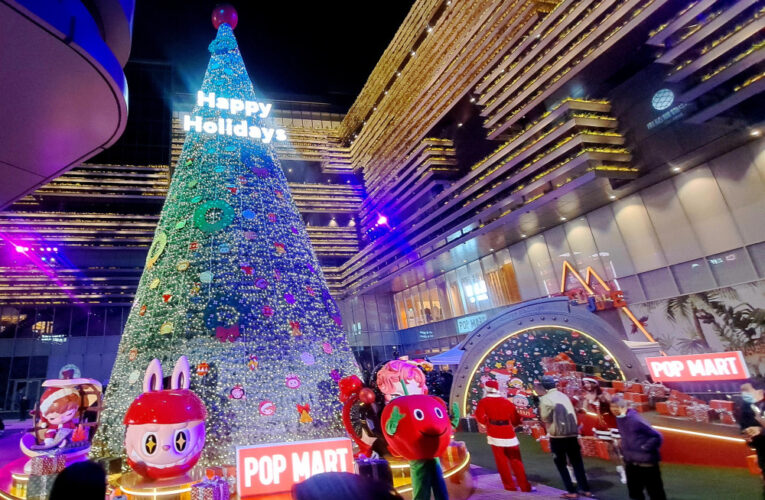 南紡聖誕樹展區登場 POP MART六大IP首度亮相