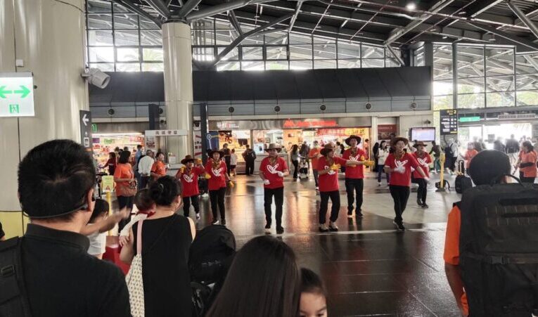 響應國際身障日   高鐵台南站快閃演出