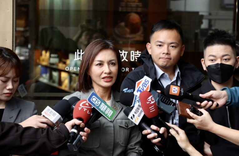 搶頭香！ 登記民進黨高雄市長初選 邱議瑩：我是對高雄願景最有規劃和想法的參選人