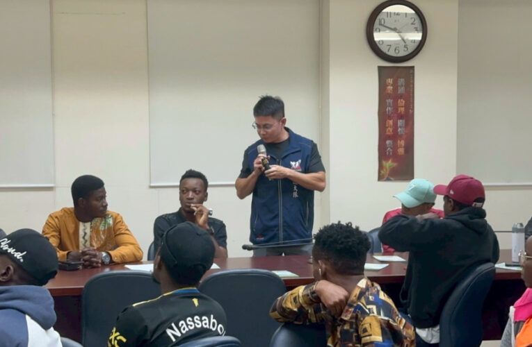 南警交大至長榮大學外籍生宣導 青春騎士愛注意