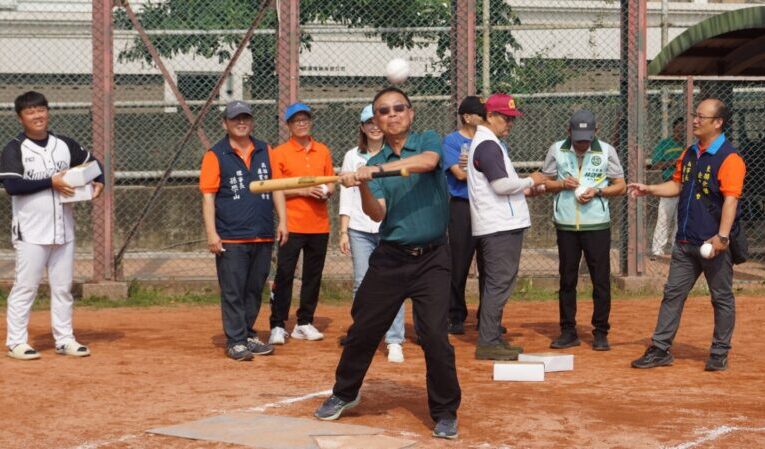 中油石化事業部舉辦壘球賽精進職安和勞資和諧 21隊共400名好手共襄盛舉