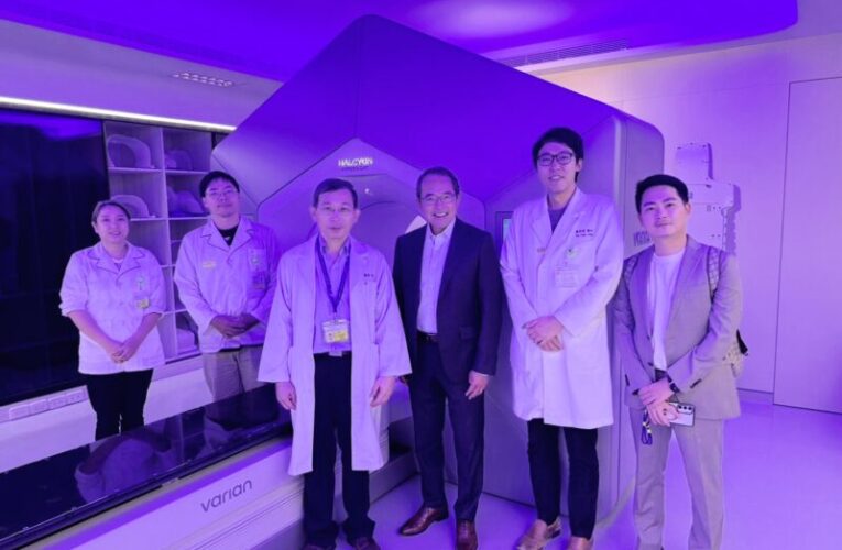 美國哈肯薩克癌症中心專家來訪高雄秀傳交流 ZAP-X 精準放射手術成焦點