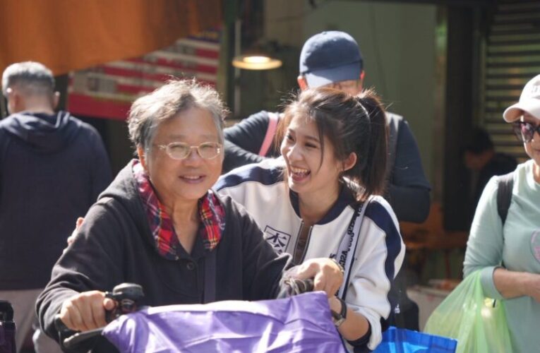 李明璇、陳冠安再度合體福德市場掃街　小雞打拚氣勢全面升溫