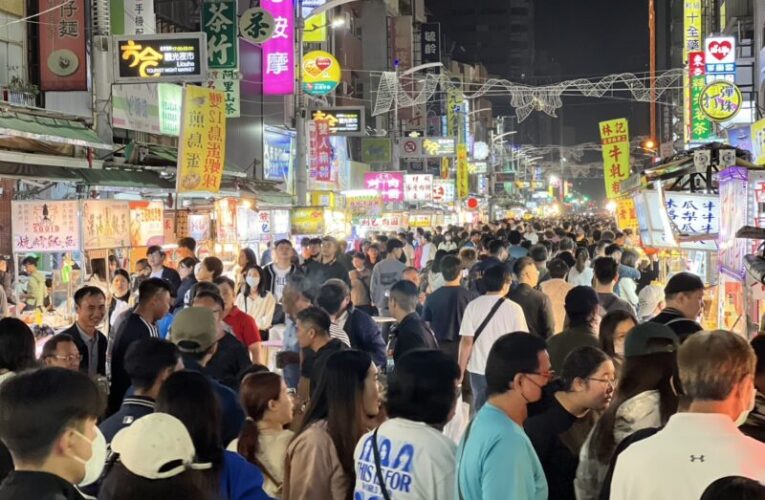 六合夜市人潮爆發　攤商讚演唱會帶動業績翻倍　感謝市府打造觀光商機