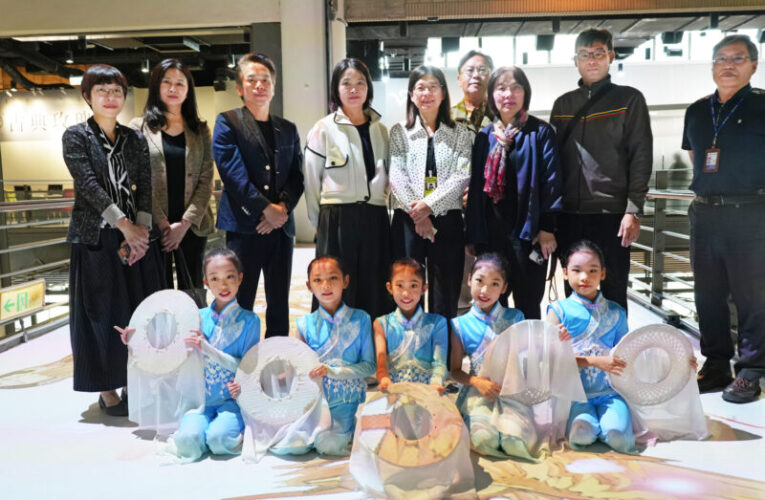 《秋江冷豔・步步生花》  國美館以互動投影及AR共創體驗再現經典名作，開啟藝術體驗新篇章