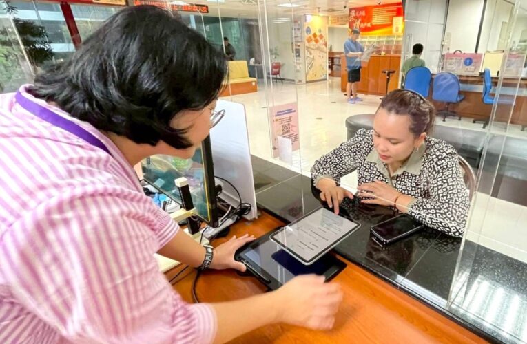 中市新住民諮詢服務櫃檯多語標示上線　民政局長：打造友善共融洽公環境