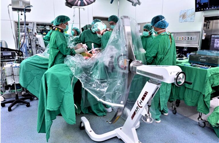 正前開微創人工髖關節置換手術　讓患者重新走出疼痛的陰霾