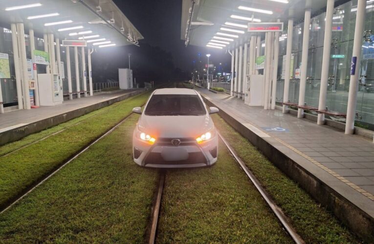 凱旋三路、武昌路口汽車誤入輕軌