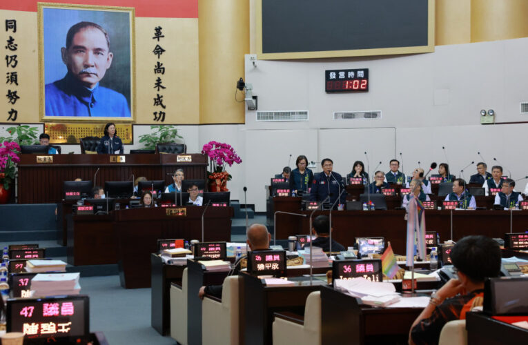 南市議會第10次臨會完成115年度市總預算三讀圓滿閉幕
