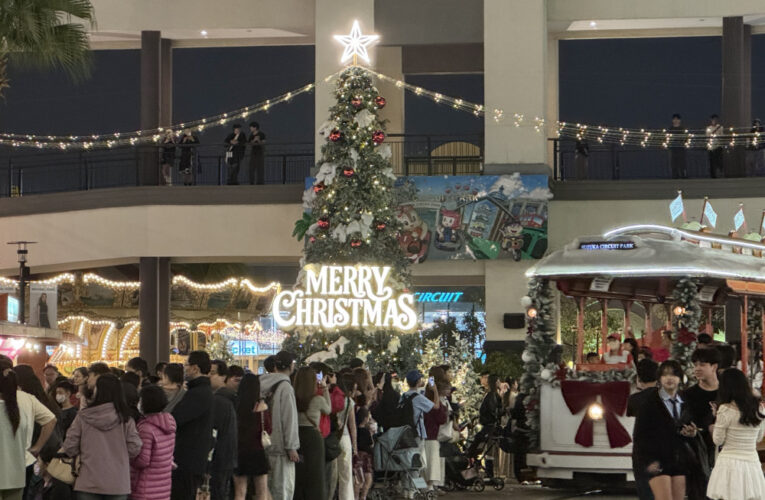 SKM Park Outlets高雄草衙聖誕跨年尾牙三合一  60萬人潮嗨翻天