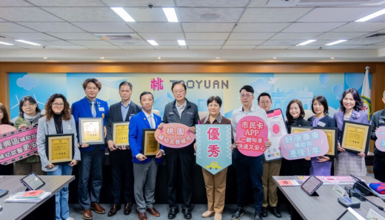 全國首創！桃園好孕專車明年2月起提供安全座椅　張善政拍板五大婦幼政策再升級