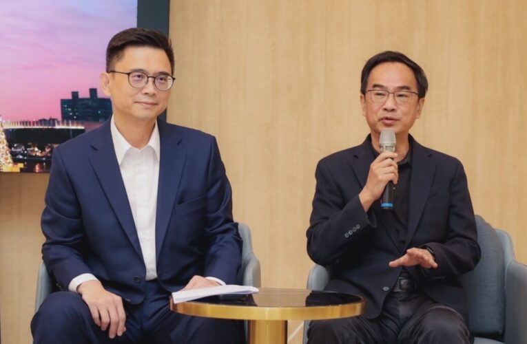 高雄港灣平安夜同框李昆澤 賴瑞隆擘劃觀光五大行動藍圖