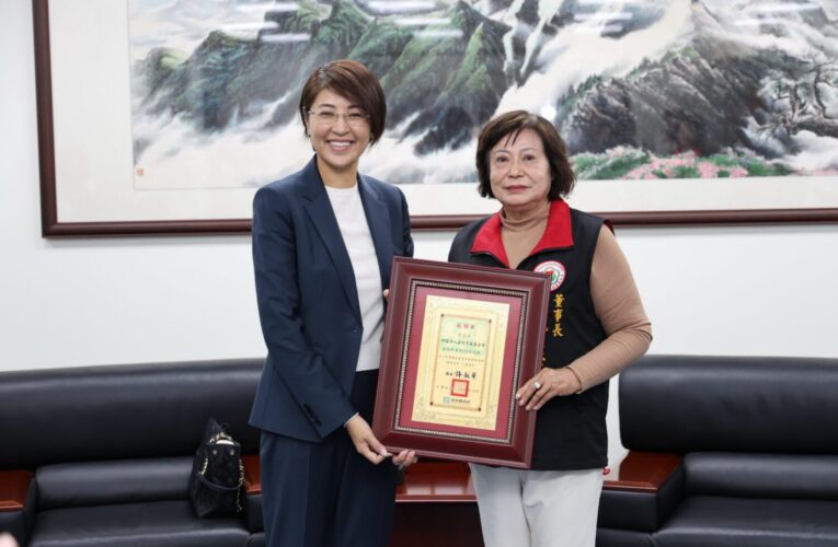 達成慈善基金會捐款280萬元助弱勢　南投許縣長表感謝