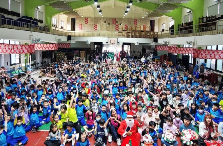 2025校園星光點點亮起來歡樂耶誕