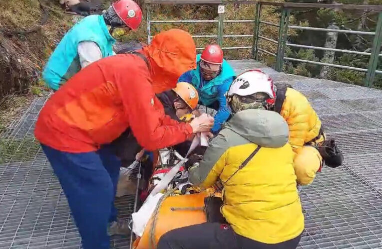 玉山登山客失聯4日　高雄消防局聯合搜救隊空勤後送完成