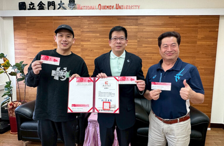 盧松民寒冬送暖！捐贈金大弱勢學生8萬禮券