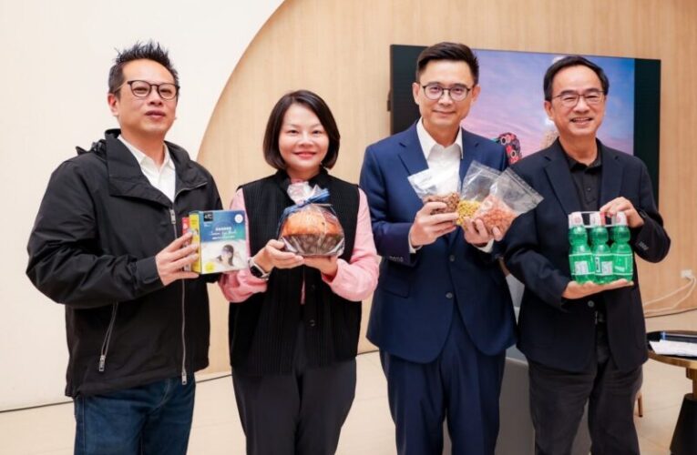 賴瑞隆同框李昆澤！高流送暖迎聖誕 談「觀光五願景」誓讓世界愛上高雄