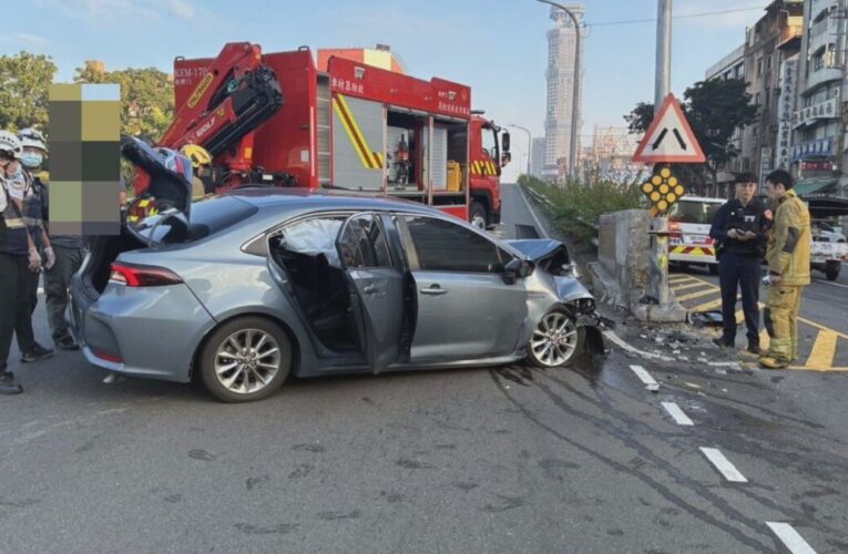 高雄市區連2起小客車事故 一撞連碰二車 一撞駕駛落跑