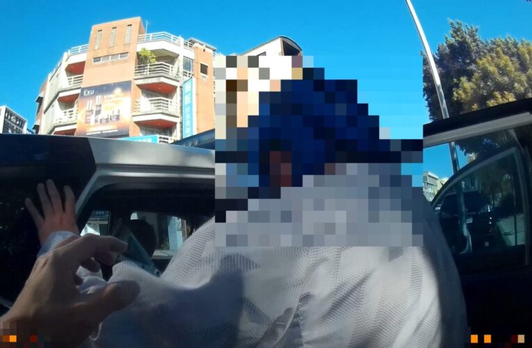 耶誕嘉年華前夕最暖的禮物  柳川畔身障男子路倒　幸遇暖警即時安置助返家