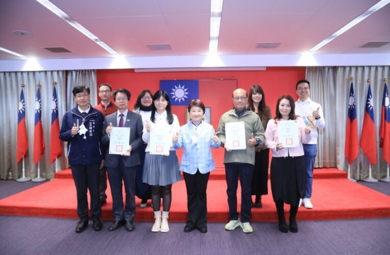 中市「績優學校獎」獲獎全國之冠　盧市長表揚藝術教育、社會教育貢獻獎得主