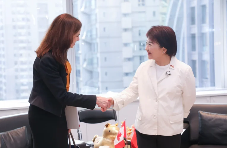加國駐台代表何曼麗盛讚台中宜居　盧市長感謝參與慶典助城市行銷
