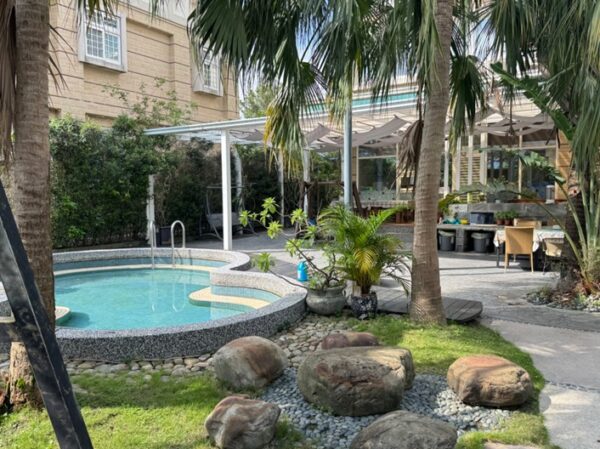 宜蘭過年玩法再添新亮點 茼心瑩民宿推「擲筊過三關」限定活動　一站式包棟度假吸引團聚族群