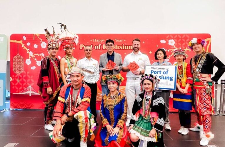 高雄港雙郵輪接力靠泊   愛達女神首航接力探索星號展現母港實力