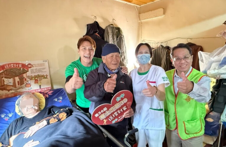 不畏低溫 藝人張睿家陪植物人家庭溫暖迎新年