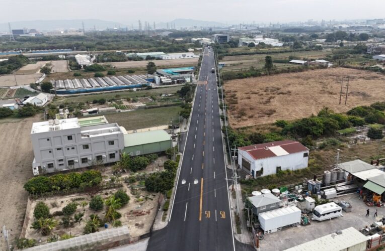 南科高雄園區聯外幹道永安保興二路翻新 提升產業運輸效率