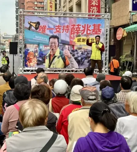 薛兆基跳出藍綠之爭，左楠區強勢突圍