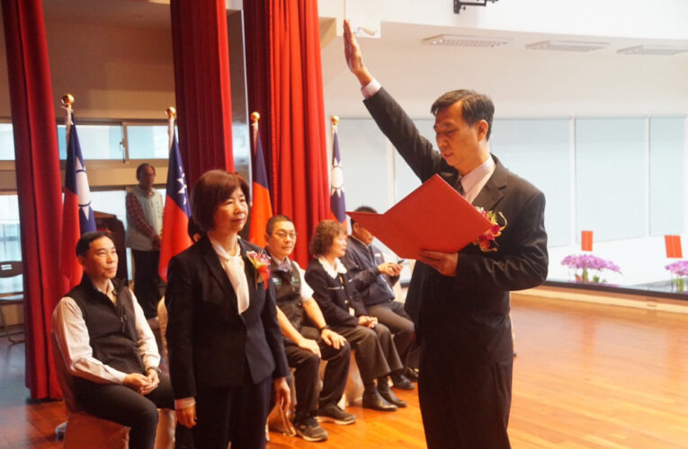 臺南郵局局長交接 邱世賢接棒領航