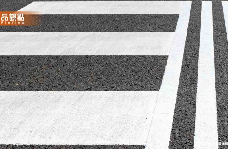 斑馬線驚現「神秘3白線」！背後真相讓百萬網友暖哭