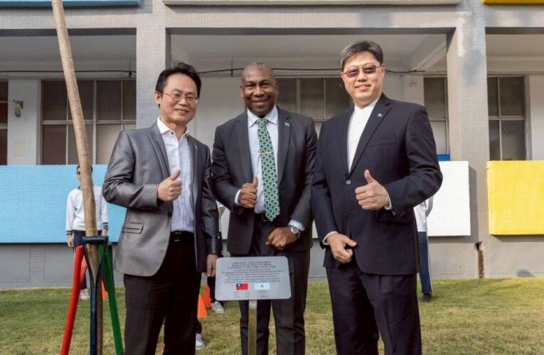 聖露西亞大使化身「一日教師」！崑山國際學校開創外交教育新典範