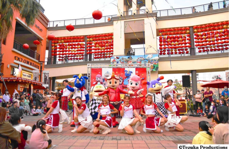 SKM Park Outlets 高雄草衙打造寒假親子新亮點   吉祥搖搖馬成打卡熱點