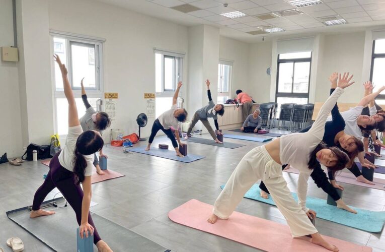 深化東高雄在地學習能量　勞工大學「全方位伸展瑜珈」　旗山班正式開課