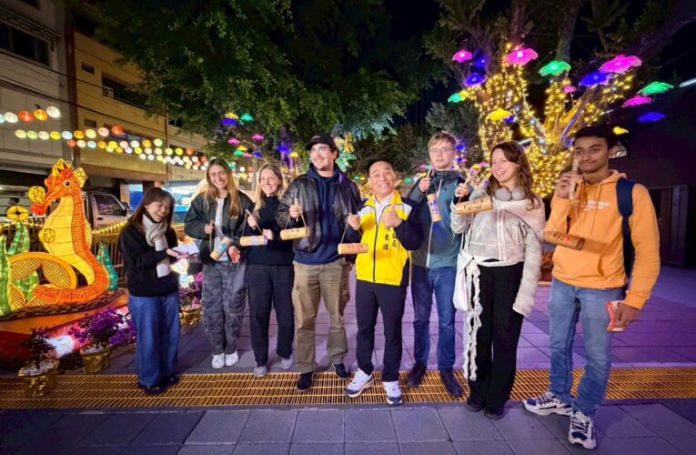 竹藝文化接軌國際　交換學生走訪竹山竹藝燈會