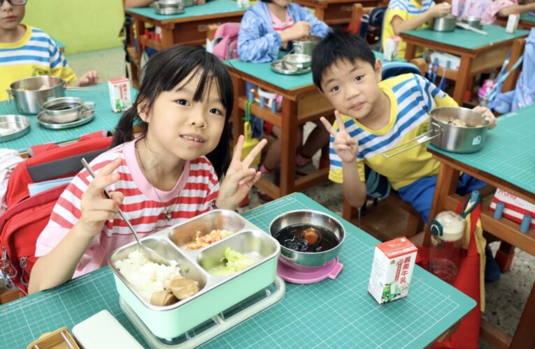 陳其邁市長宣布115學年度起公立國中小營養午餐免費  行政工作獎金加碼1.5倍