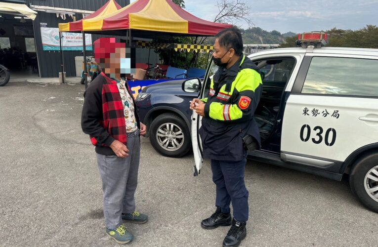 老翁迷途石岡壩　暖警細心陪伴協助平安返家