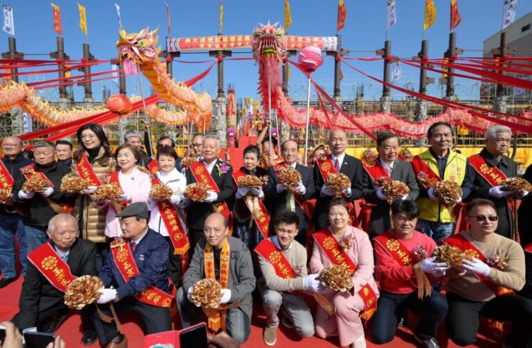 韓國瑜出席清水玉京天宮祖總廟龍柱完成大典　祈願天公祖庇佑台灣平安幸福