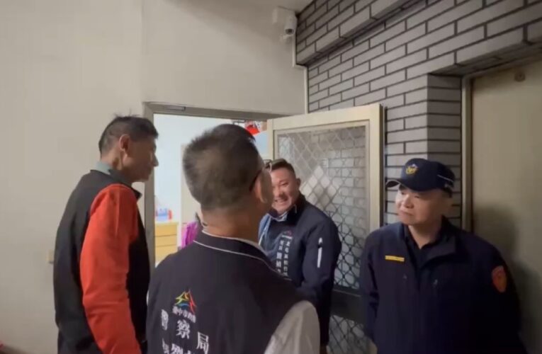 「阿杯你怎麼沒感覺？」6歲女童機警求援　暖警火速救回癱軟駕駛