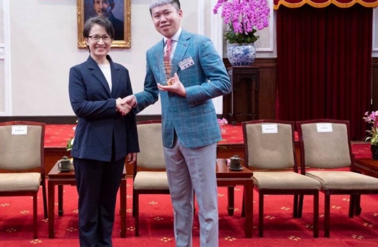 「衣啟飛翔創客基地」學員李建曄世界洋服競賽奪金