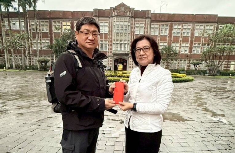 一步一善心  師大校友詹章誾第三度徒步環島「為清寒學子募款」