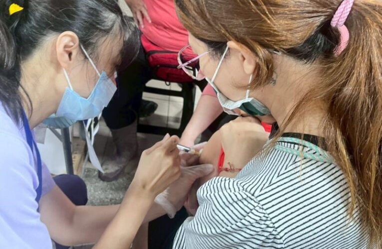 春節連假安心過好年　衛生局籲儘速接種流感與新冠疫苗