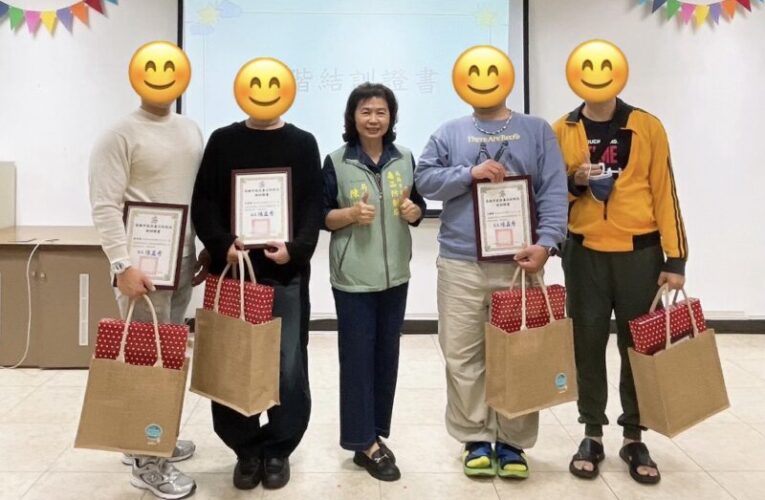 高雄毒防局「螢火蟲家族」7位學員結訓投入反毒宣導