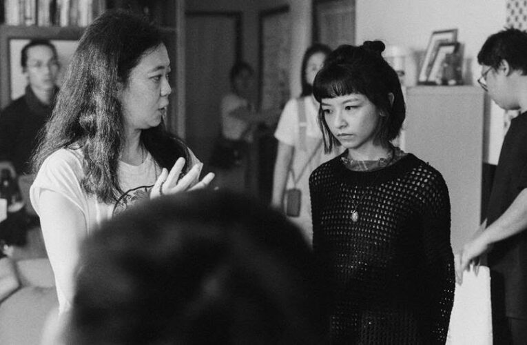 Disney+ 靈異驚悚劇《凶宅專賣店》陳姸霏「徒手接刀」