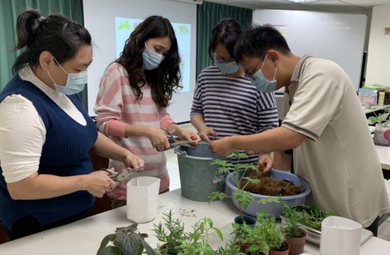 喜憨兒基金會專家到宅服務  守護家庭照顧者健康防線