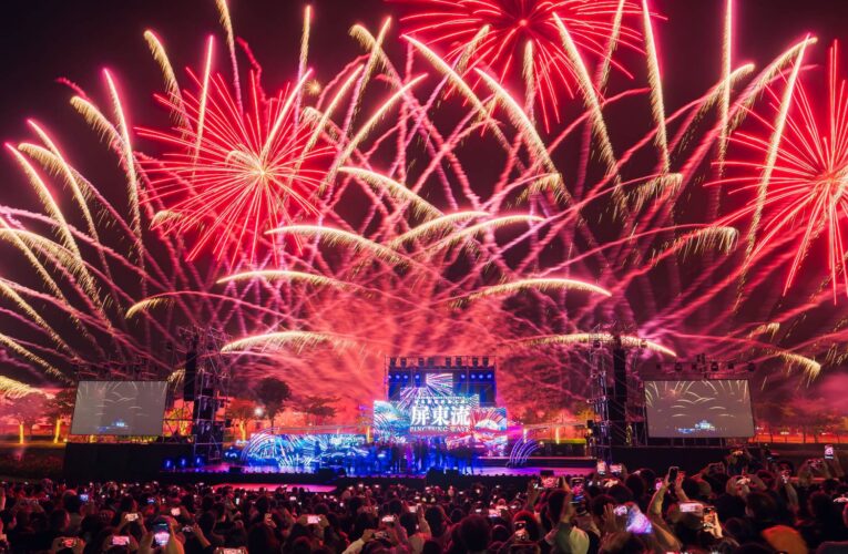 屏東燈節開幕大戲震撼登場   玖壹壹煙火秀點燃全場