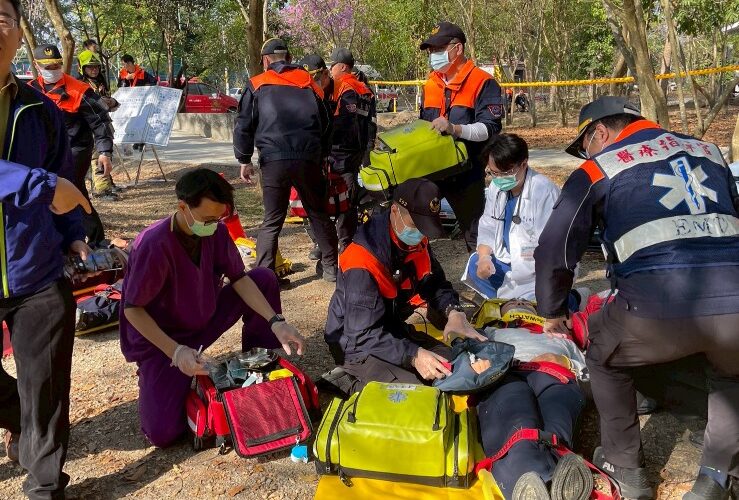 消防局第六大隊結合旗醫演練大量傷患救災  強化醫療合作機制