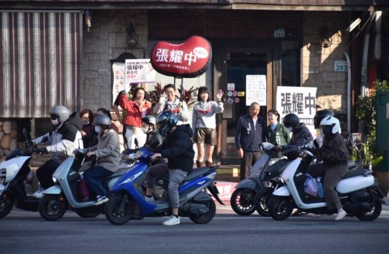 邱議瑩陪同掃街力挺！拜託大寮、林園鄉親唯一支持張耀中