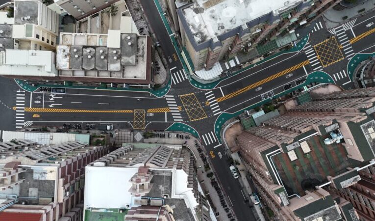 高雄首推高齡友善社區示範區 降低車速保護行人